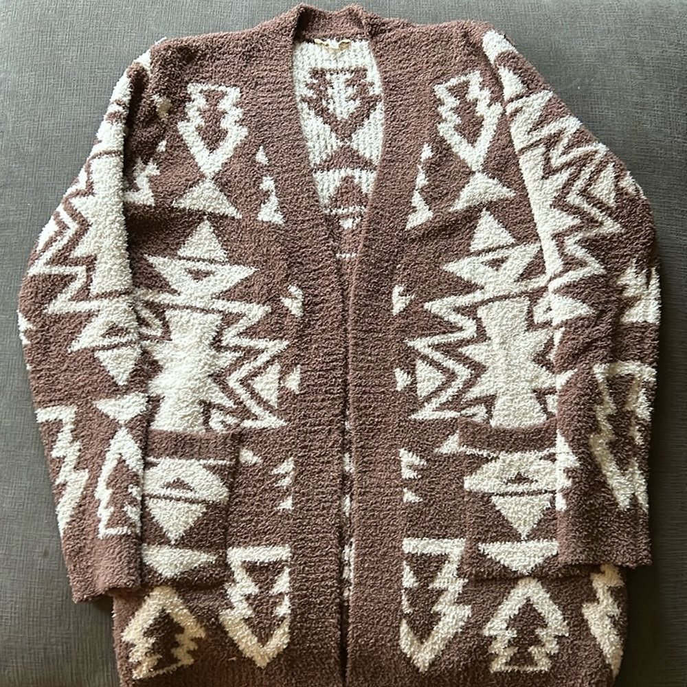 Beautiful soft Aztec cardigan